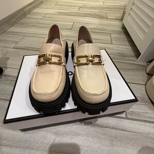 Lattelier Cream Loafers with Gold Accent